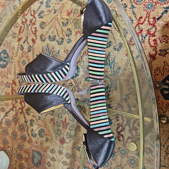 Hale Bob Platform Heels - Picture 4 of 8